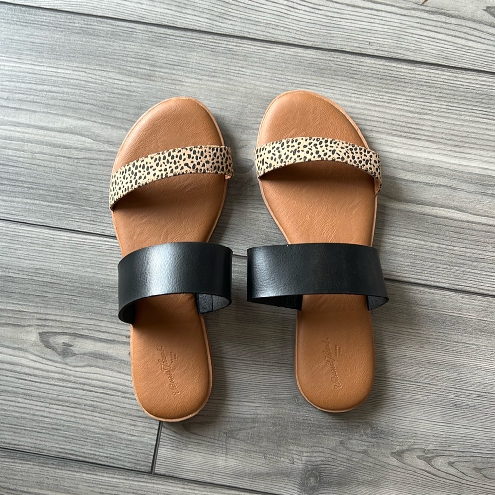 ‼️LAST CALL‼️ Universal thread sandals